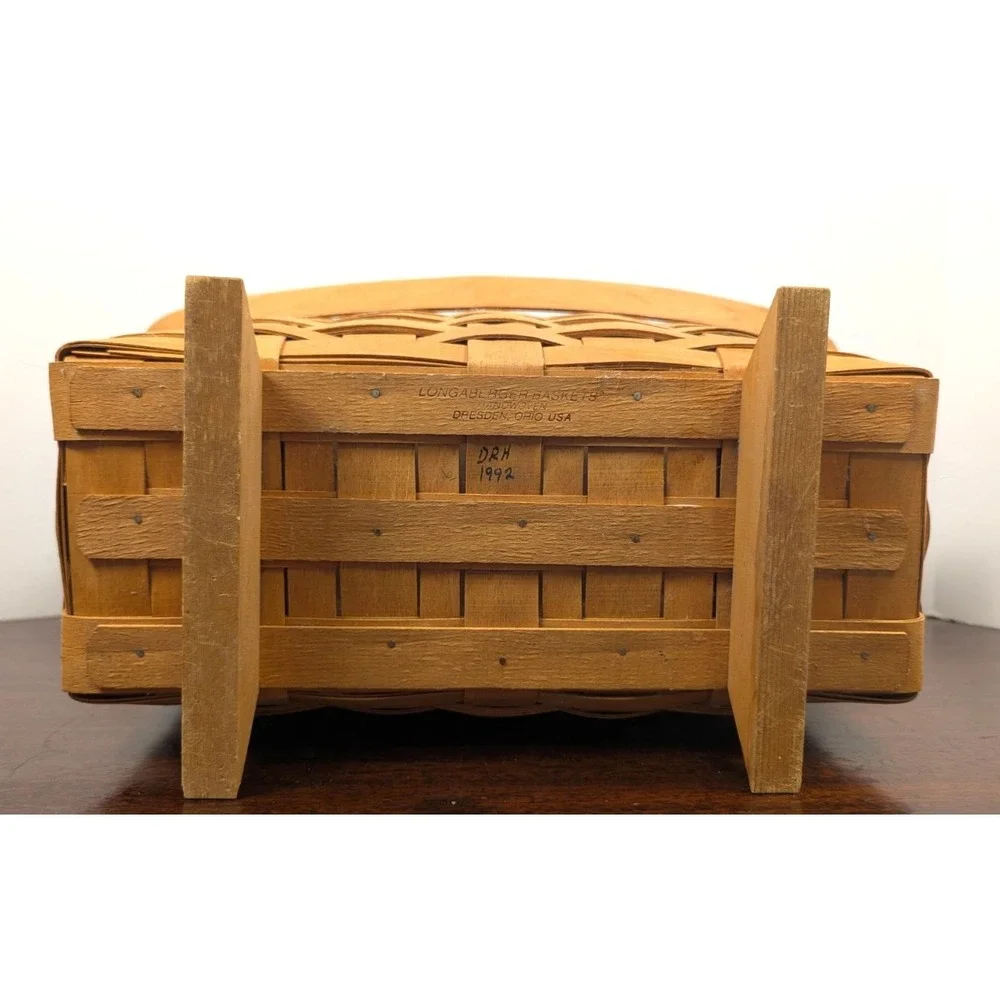 Longaberger 1992 Handwoven Market Basket Wood Swing Handle Plastic Liner Dresden